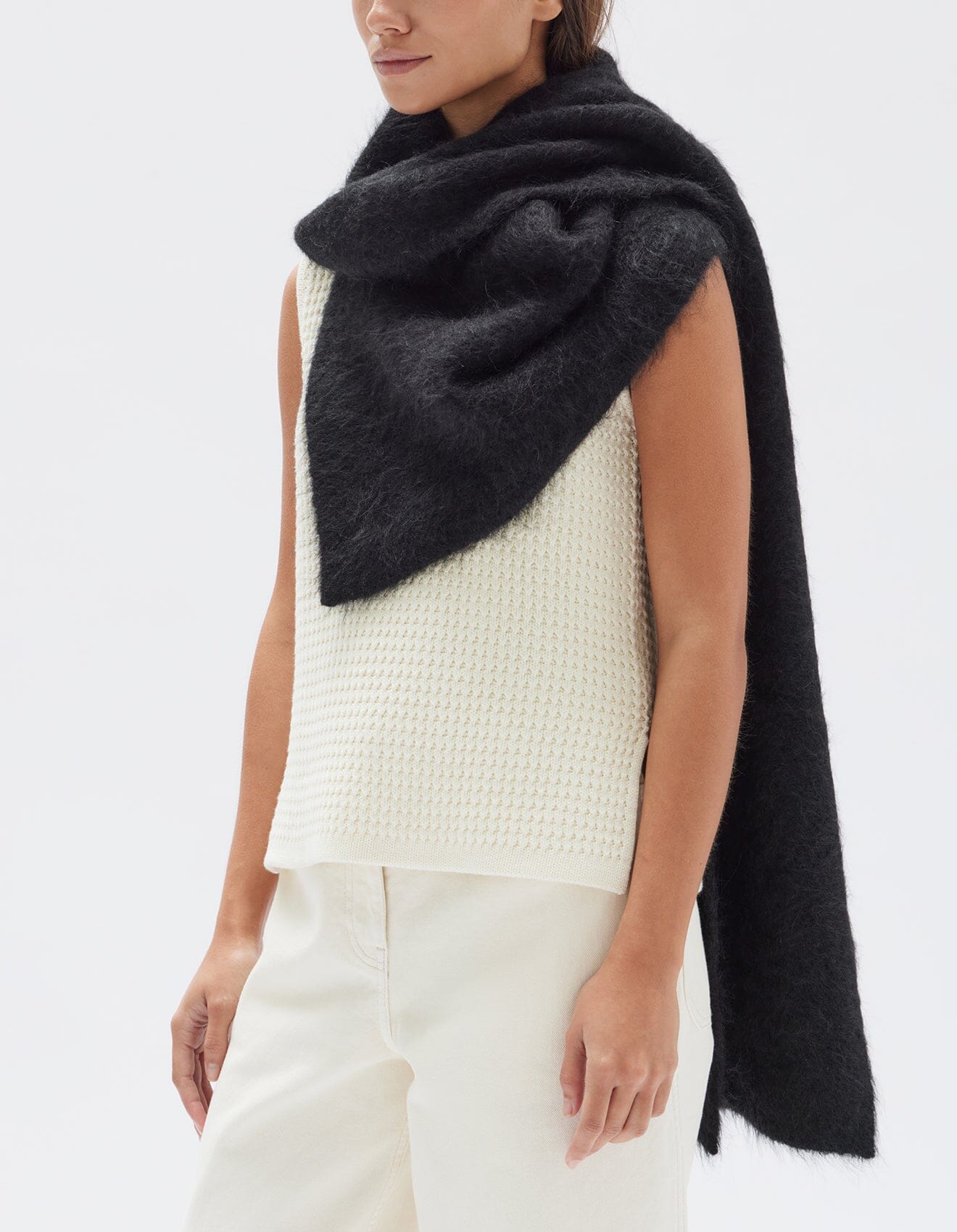 Assembly Label Hunter Alpaca Scarf- Black Assembly Label