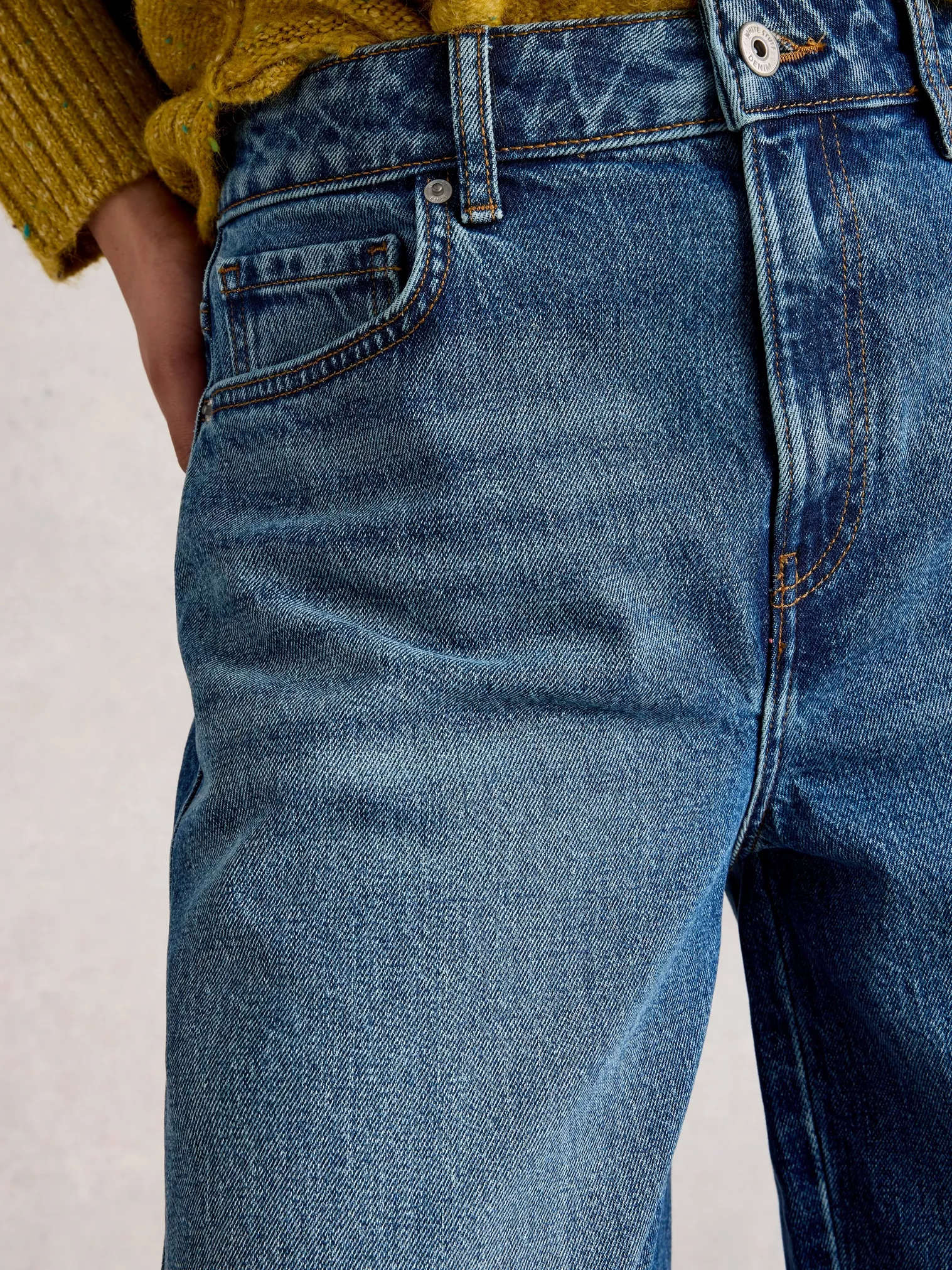 White Stuff Aubrey Barrel Leg Jean - Mid Denim