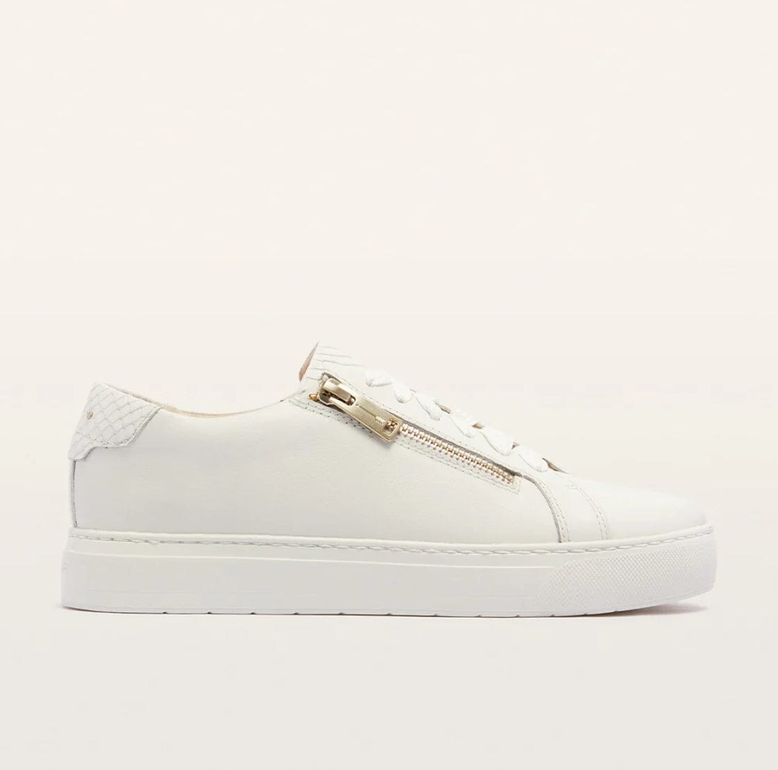 Frankie4 Billie II White Eclectic House