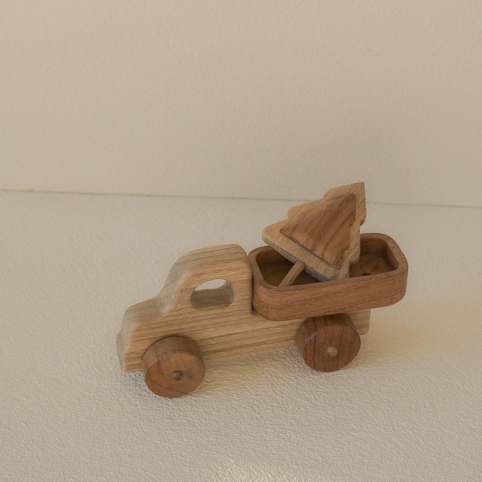 Handmade Wooden Christmas Truck Toy with Removable Tree Kayu&Co.