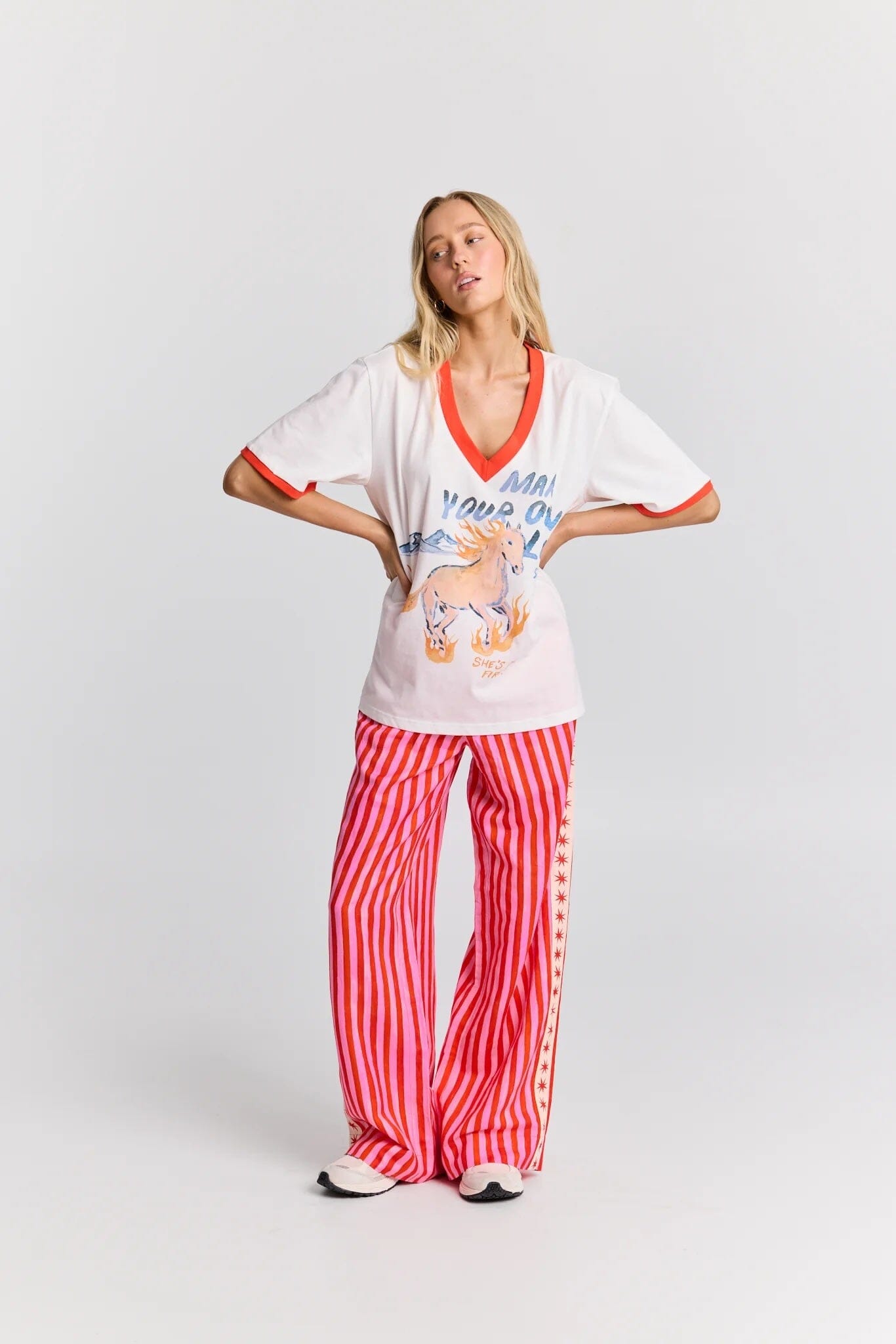 Maku She's on fire V-neck Tee T-shirt Maku