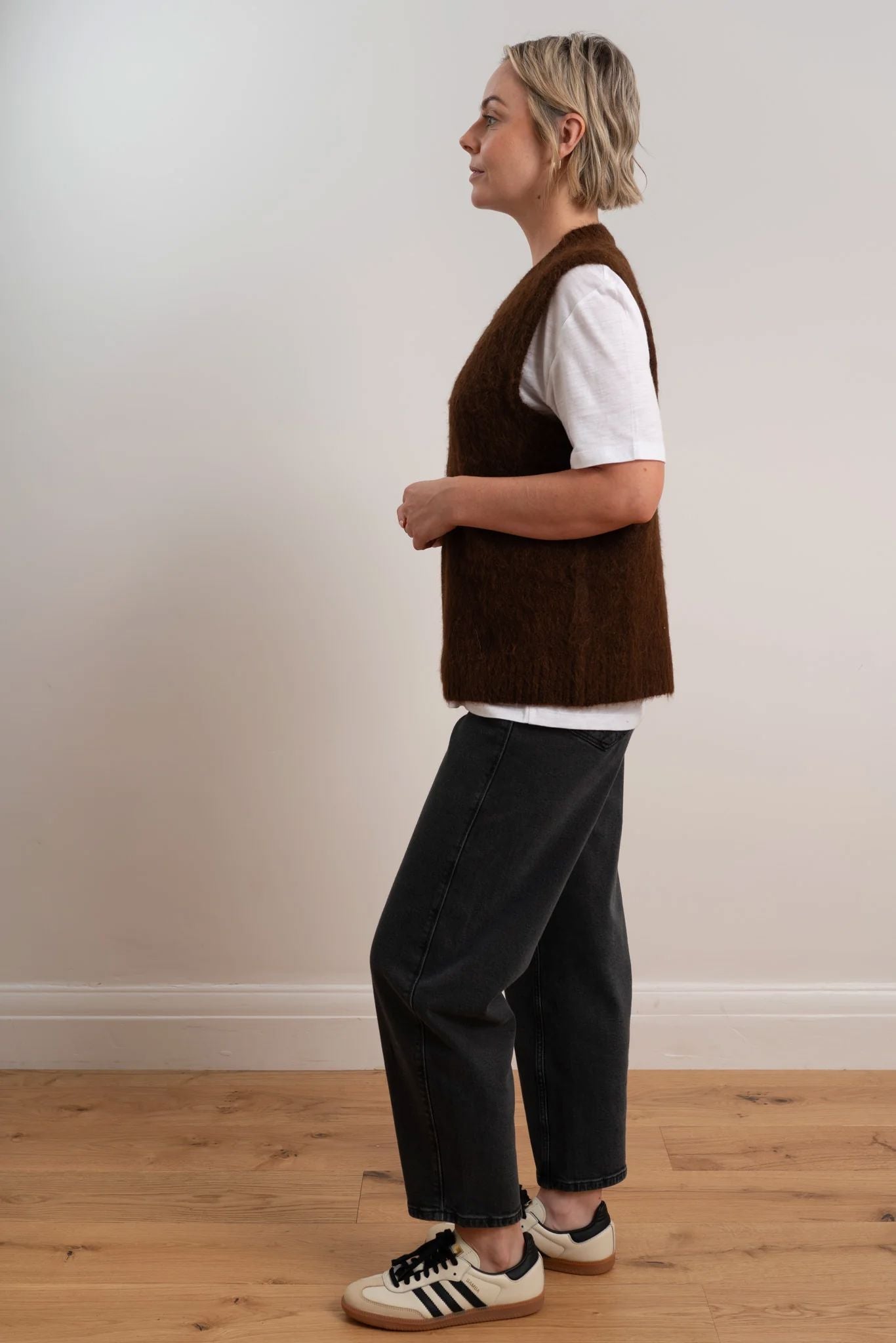Maxted Brushed Crew Vest - Chocolate Maxted