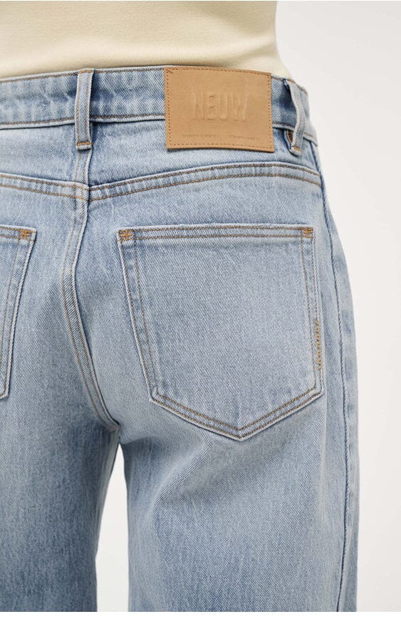Neuw Denim Amber Barrel Jeans - Vogue Light Vintage Indigo Women's Jeans Neuw Denim