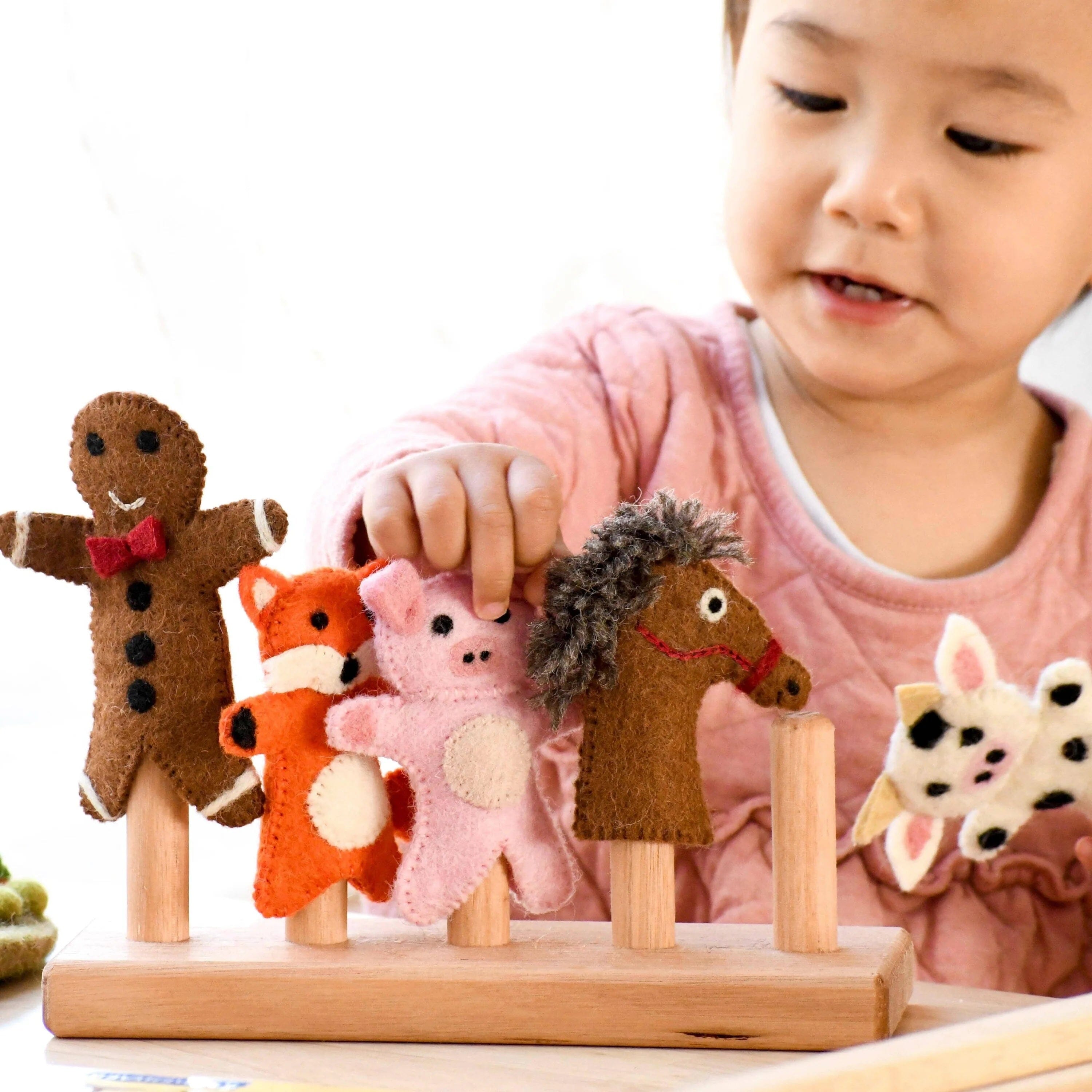 Tara Treasures Finger Puppet Set - The Gingerbread Man Tara Treasures