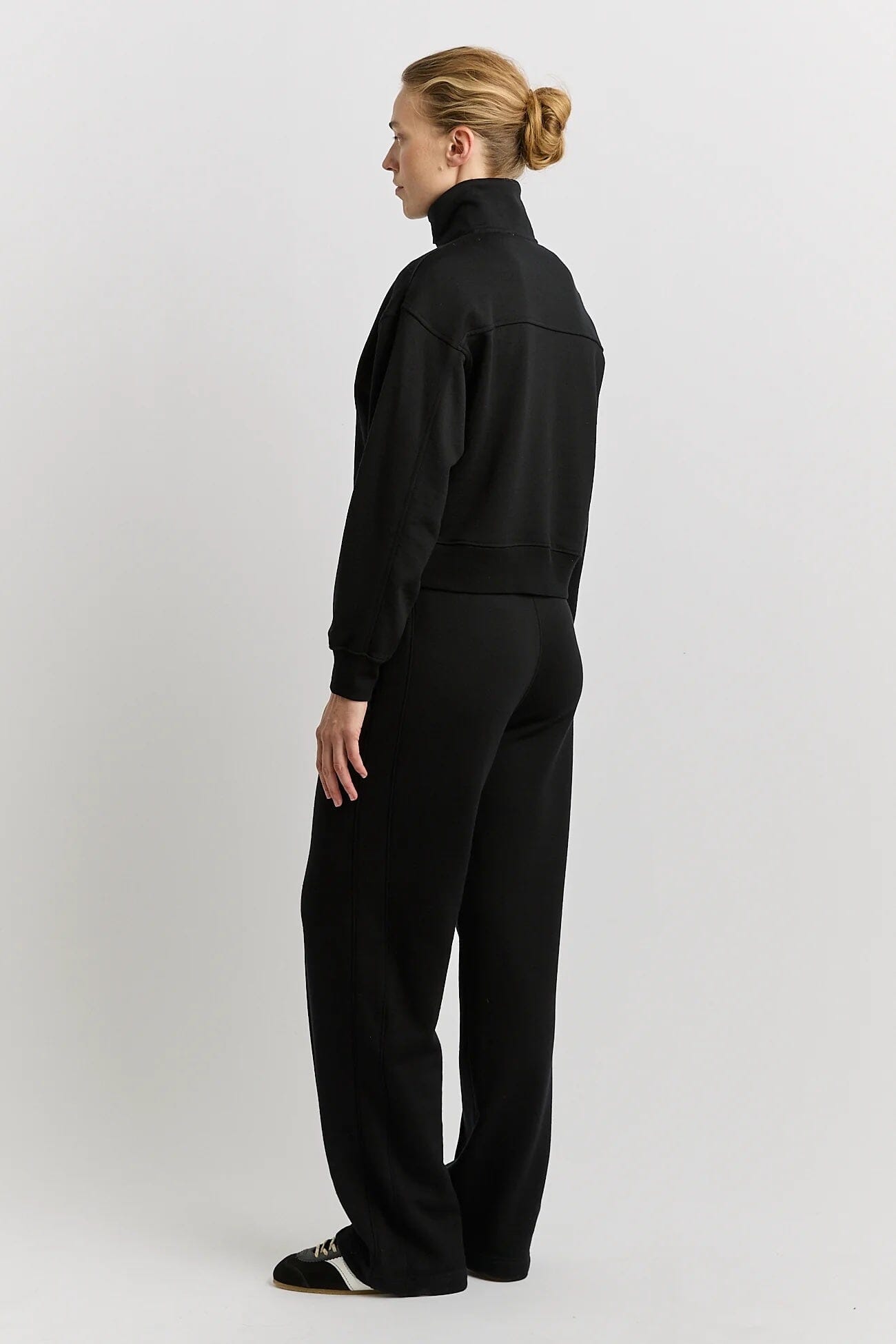 Toorallie Lounge Cropped Half Zip - Black Women's Knit Toorallie