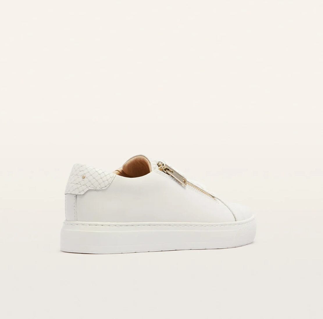 Frankie4 Billie II White Eclectic House