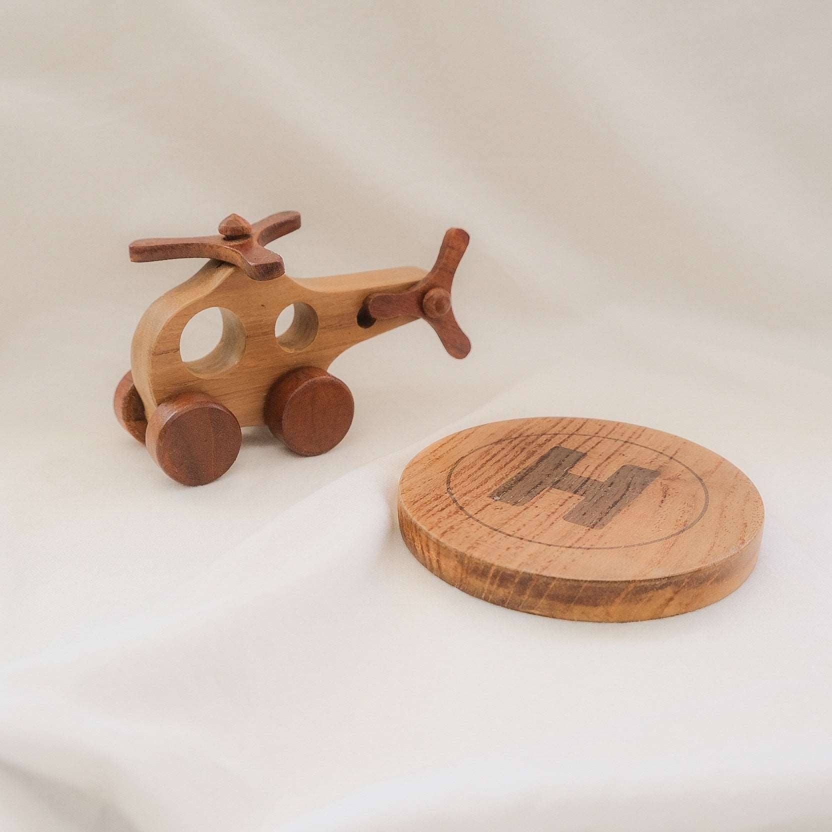 Handmade Wooden Helicopter with Helipad Toy Kayu&Co.