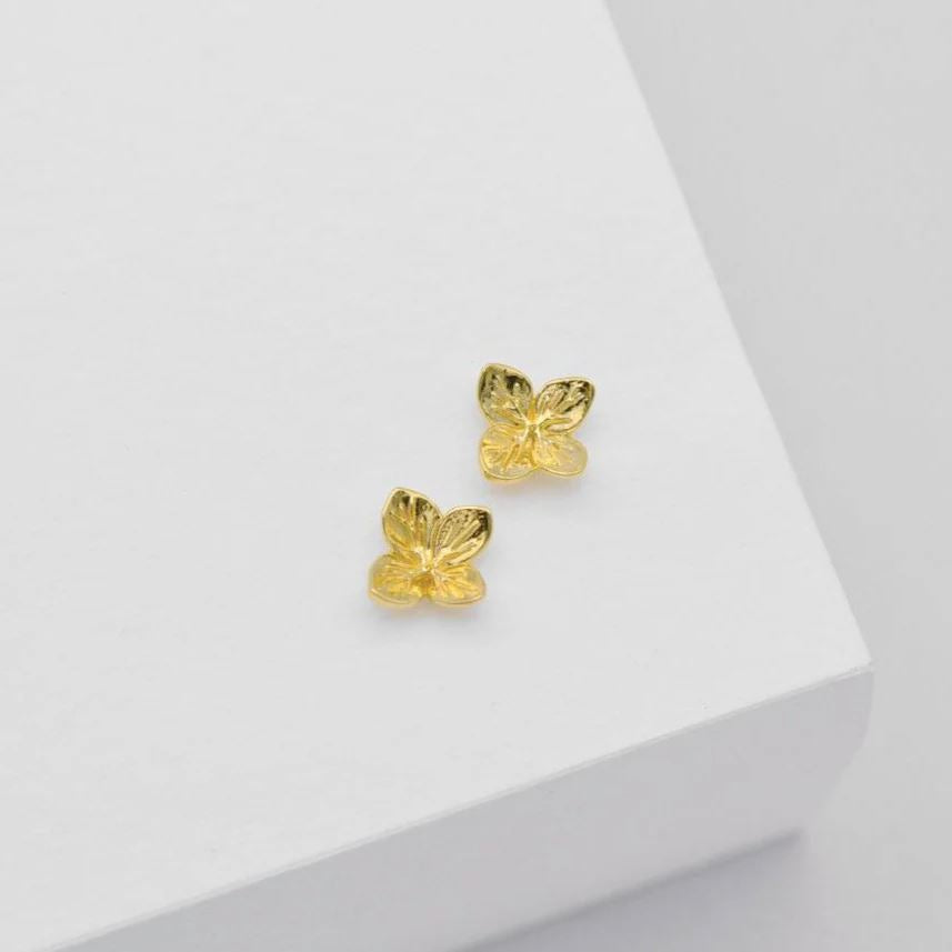 Linda Tahija Hydrangea Stud Earring - Gold Linda Tahija