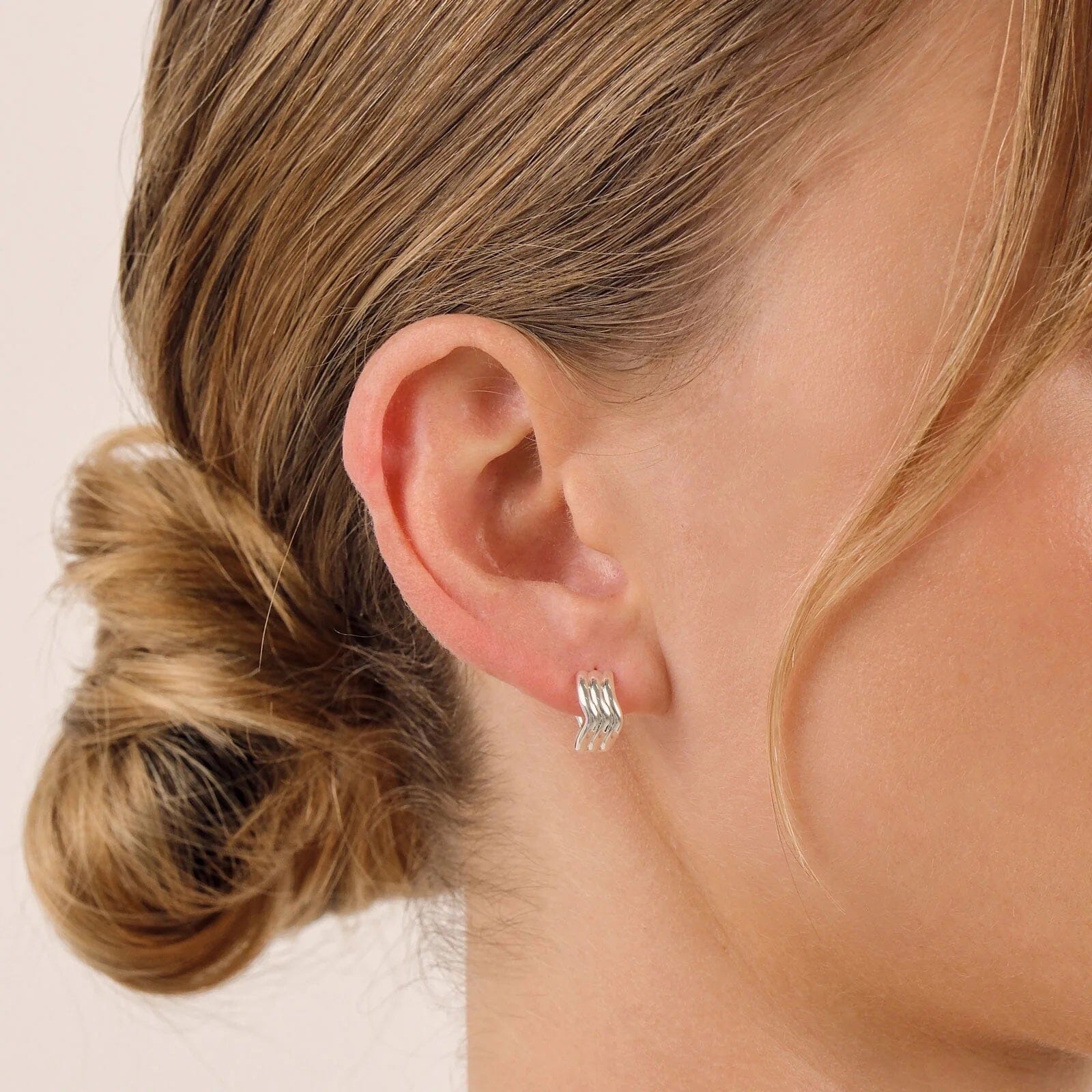 Linda Tahija Ripple Huggie Earrings - Silver Linda Tahija