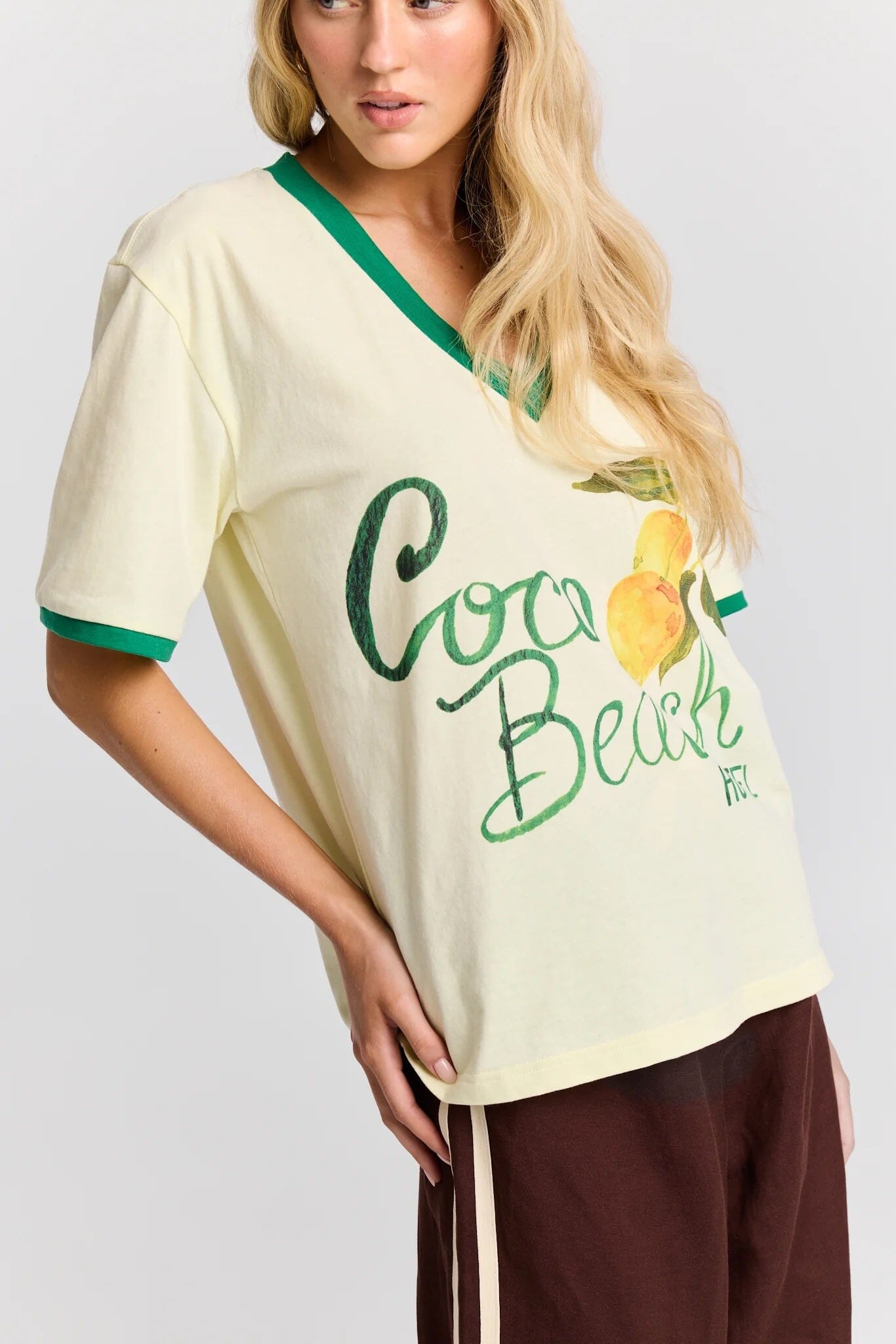 Maku Coco Beach Hotel V-neck Tee T-shirt Maku 