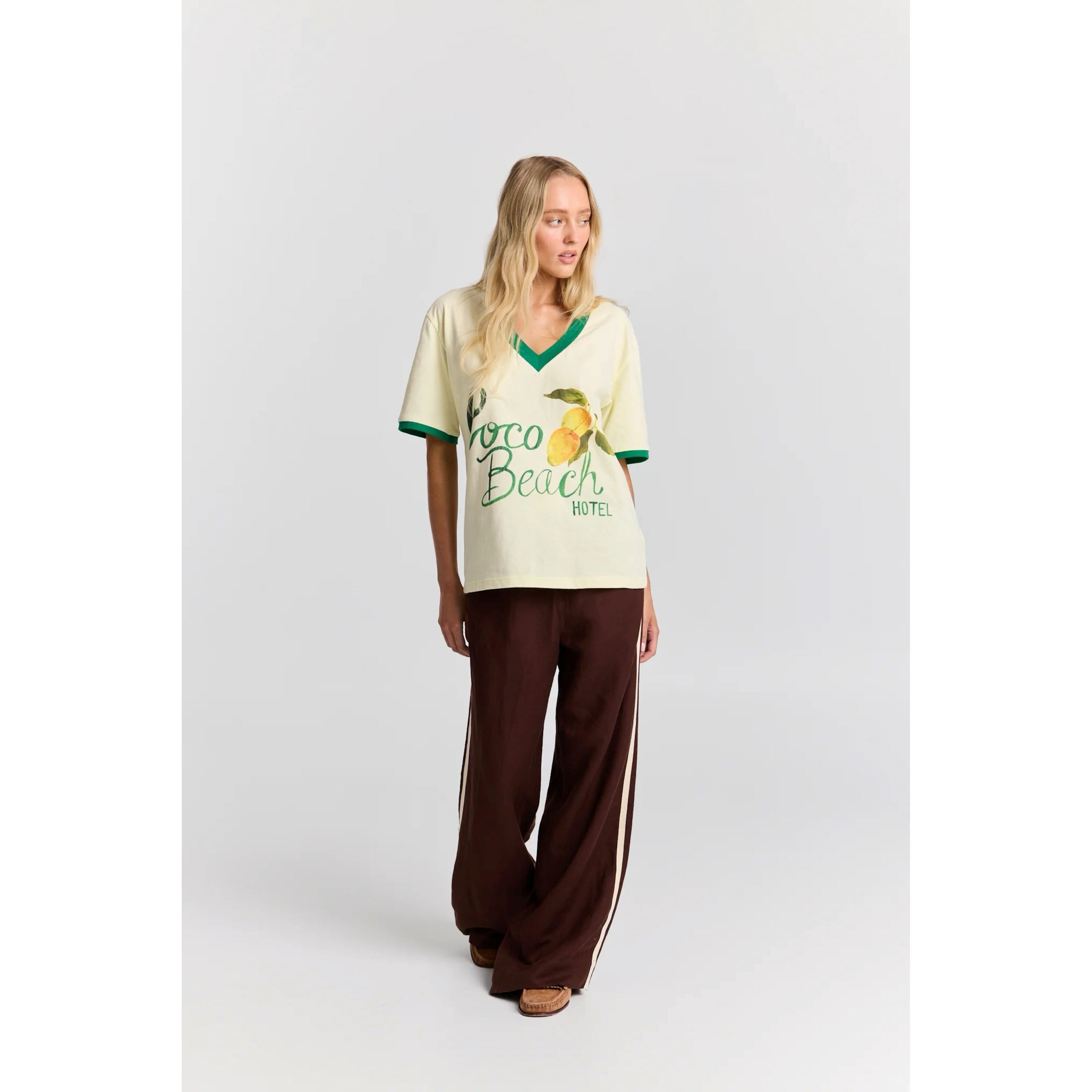 Maku Coco Beach Hotel V-neck Tee T-shirt Maku 