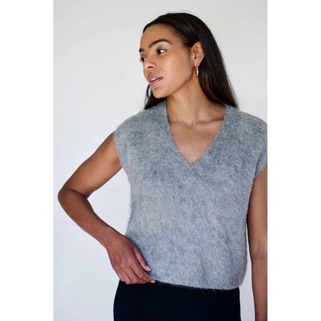 Maxted Brushed Vest - Charcoal Maxted