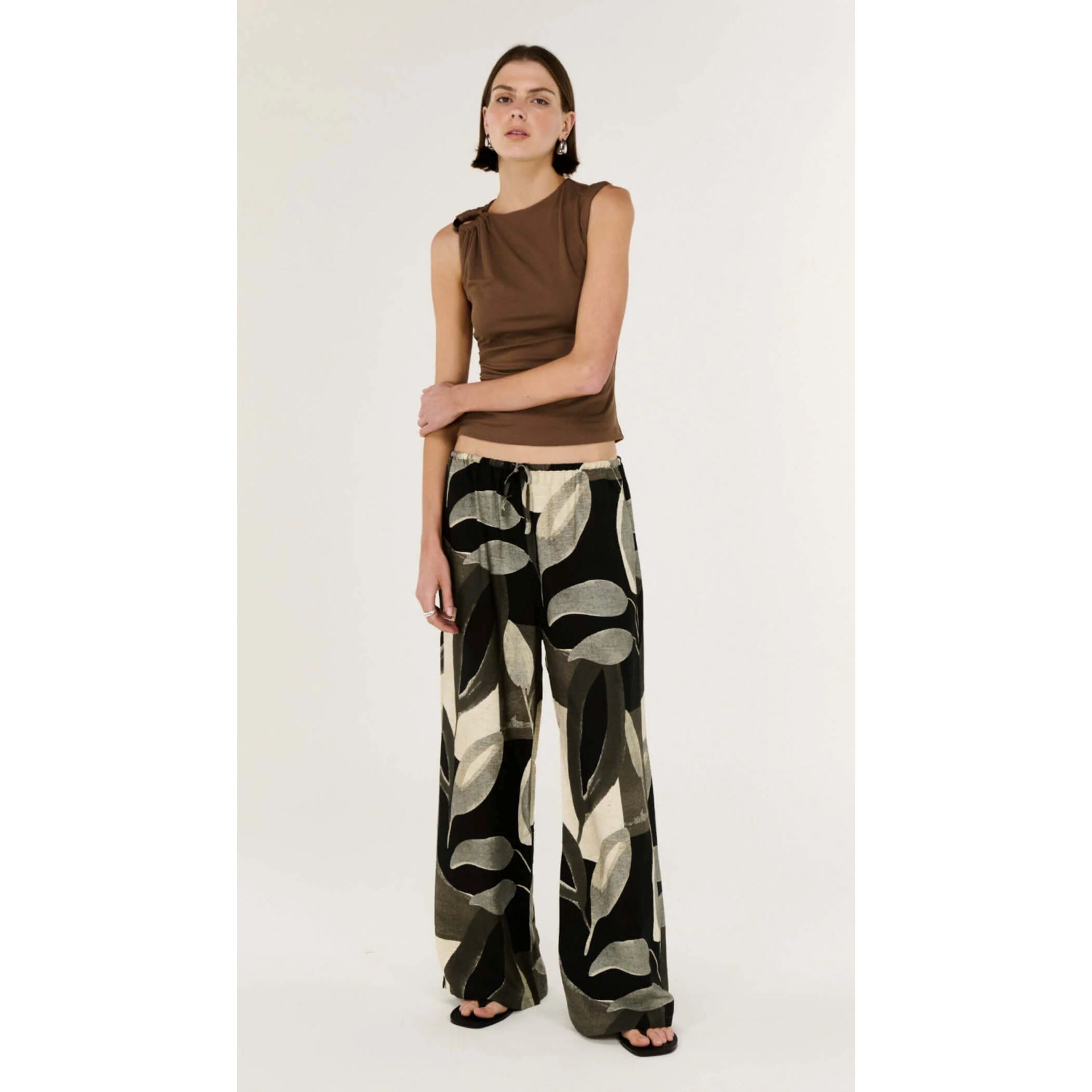 Staple the Label Leona Relaxed Pant - Dark Leaf Garden Staple the label