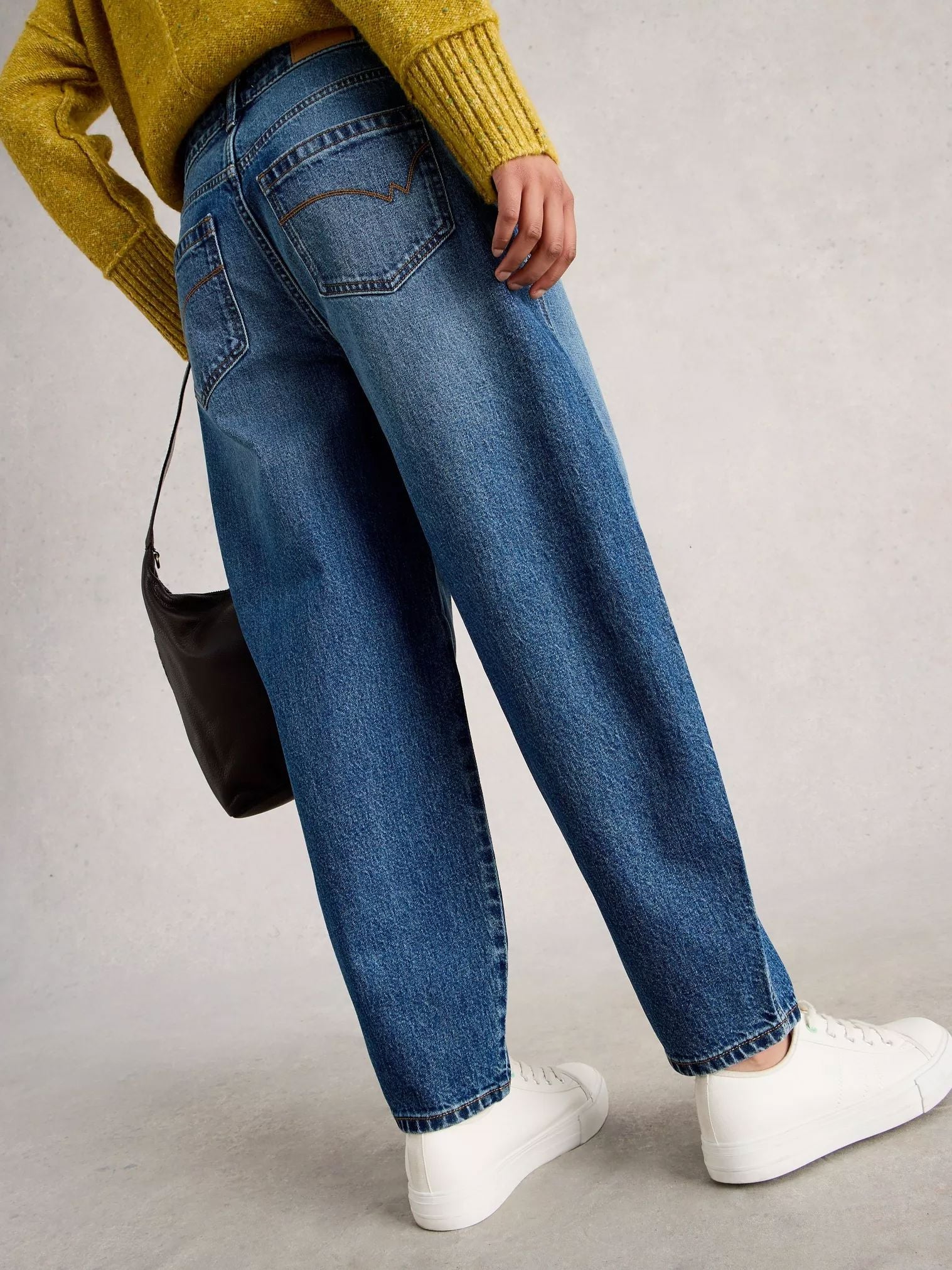 White Stuff Aubrey Barrel Leg Jean - Mid Denim White Stuff