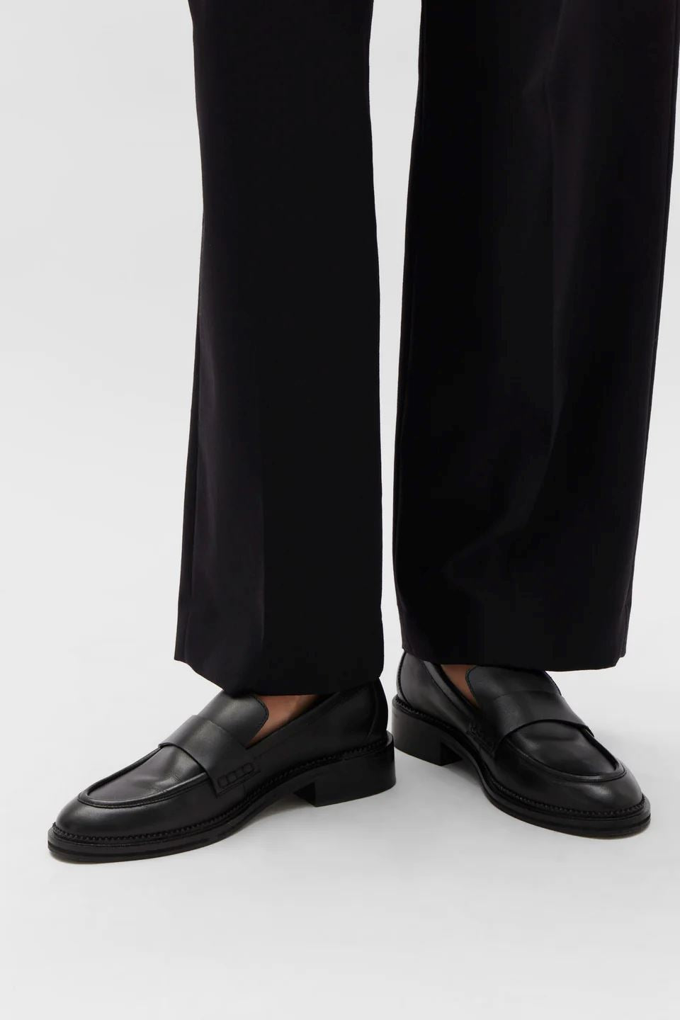 Assembly Label Jada Leather Loafer - Black Assembly Label