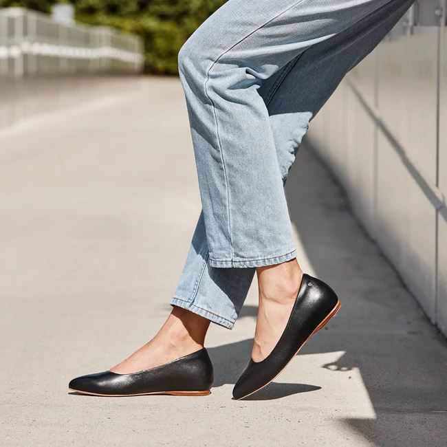 Frankie4 Poppy Flat Shoe - Black Frankie4